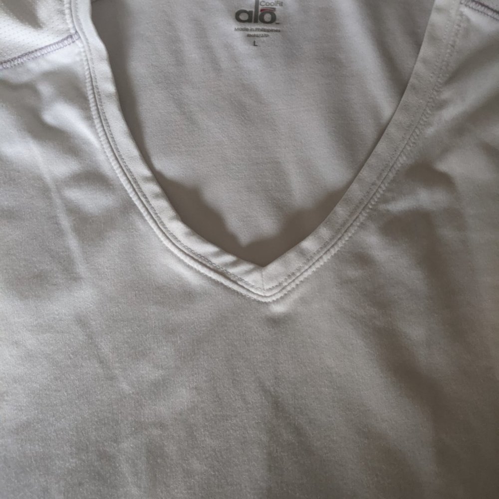 ALO Coolfit Crew & V-Neck Bundle - Picture 7 of 10